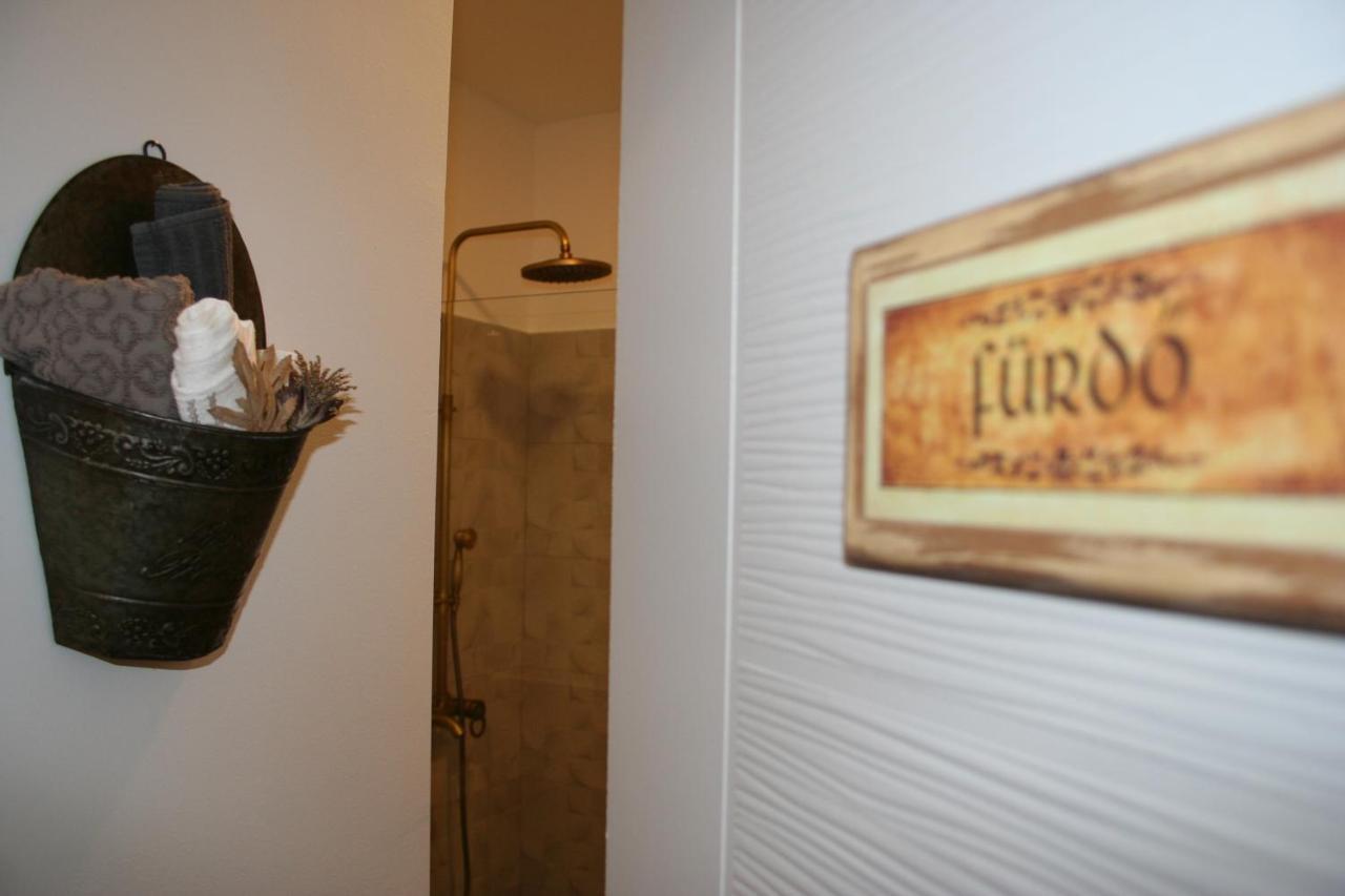 Ezuest Boroka Apartman Eger Extérieur photo