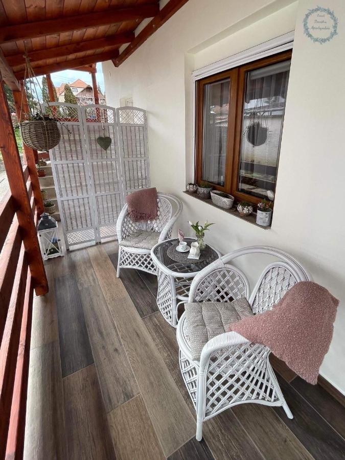 Ezuest Boroka Apartman Eger Extérieur photo